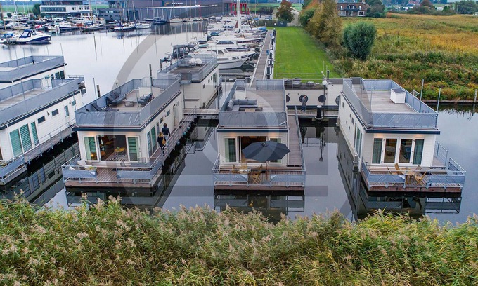 Municipality of Aalsmeer Boat Rental | Awesome Ship/boat in Aalsmeer With 2 Bedrooms and Wifi