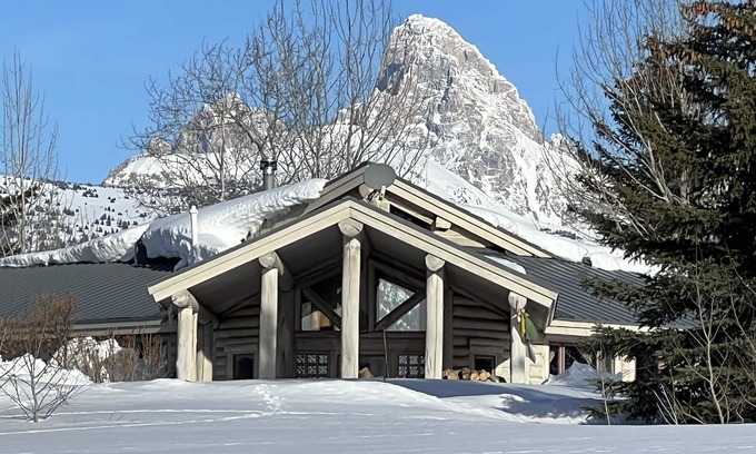 Alta House | Awesome Teton Views! 6 Acres. Ski, Hike, Fish, Jacuzzi. Sleeps 6 Comfortably.