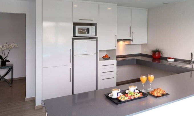 San Antonio Bay Apartment | AXBEASA-1BDCV/⚝Beachfront 2 Pools + ☘ SPA & Gym + Sauna & HotTub
