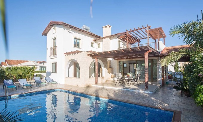 Ayia Thekla Villa | Ayia Napa Kymma Villa KY22 - a villa that sleeps 6 guests in 3 bedrooms