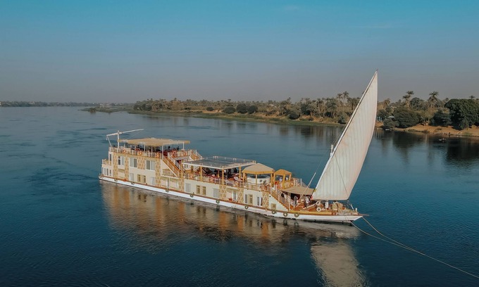 Aswan Boat Rental | Azhar I Dahabiya Luxury suite river Nile cruise