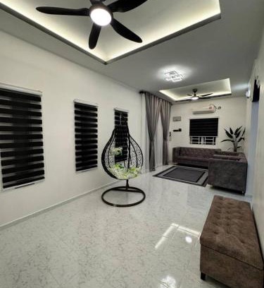 Kampung Tebok House | Azlynie Homestay