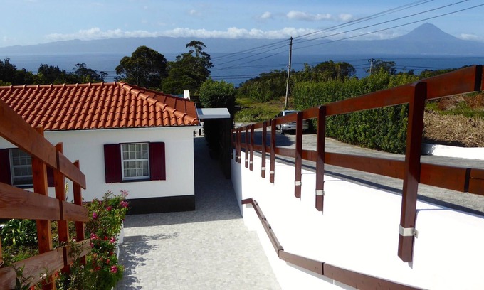 Urzelina Villa | Azorean Cottage - São Jorge Island