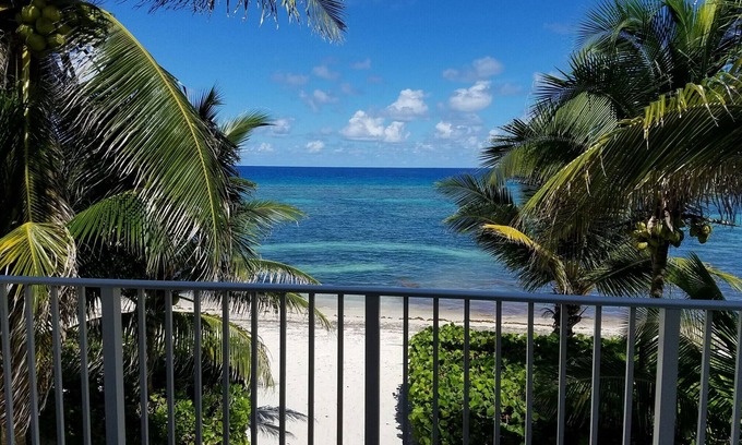 North Side Villa | Azure Breeze 3! Peaceful & Pristine-3Bd, 3 BATH AWAY from crowds! Beachfront!