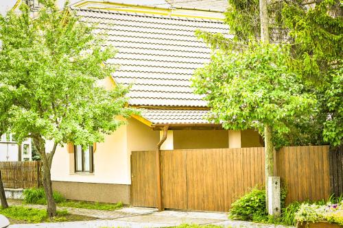 Tiszababolna House | Bárdos Vendégház