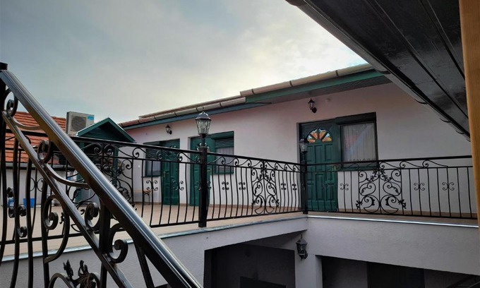 Szecseny Bed & Breakfast | Bársony Vendéglő és Panzió