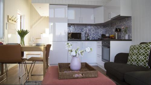 Centrum-Fanas-Nydal-Vasterangen Apartment | Bålsta Studio Houses