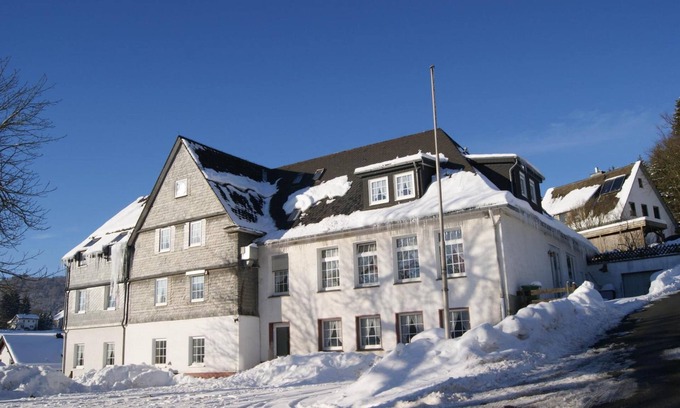 Elkeringhausen Bed & Breakfast | B&B Am Knittenberg