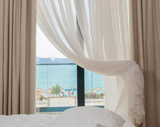 Radhime Bed & Breakfast | B&B Champagne, Vlore Bay