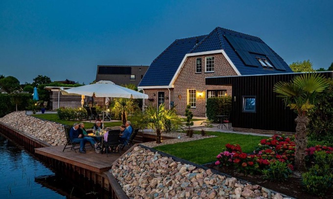 Oude Pekela Hotel | B&B de Wiekeborg