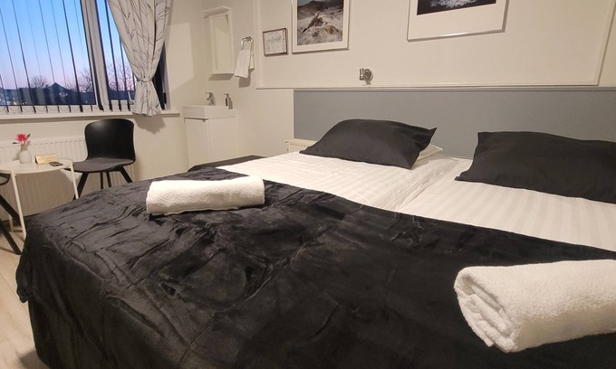 Innri-Njarthvik House | B&B Guesthouse Keflavík