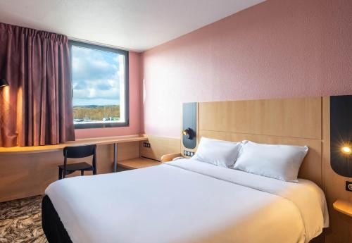 Calais Frethun Hotel | B&B HOTEL Calais Terminal Cité Europe 3 étoiles