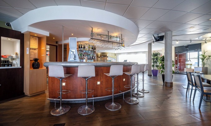 Calais Frethun Hotel | B&B HOTEL Calais Terminal Cité de l'Europe 4 étoiles