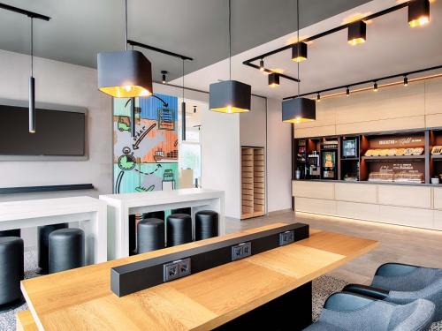 Stuttgart Hotel | B&B Hotel Stuttgart-Neckarhafen