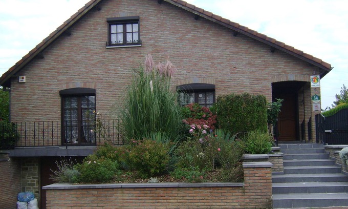 La Louviere House | B&B Le Castillon
