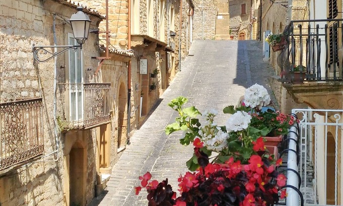Aidone Bed & Breakfast | B&B Le Giare