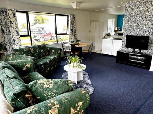 Hokitika House | B&B on Hoffman