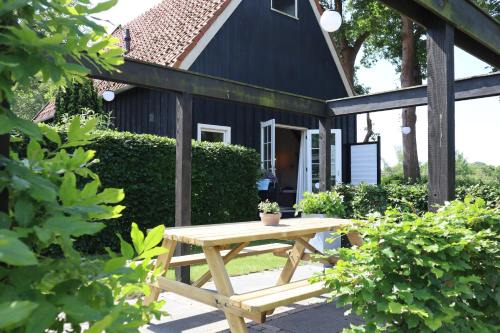 Oudeschoot Apartment | B&B Woudzicht