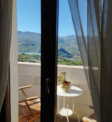 Bomba Bed & Breakfast | B&B "Za' Vittoria"#lagodibomba