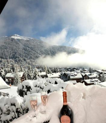 Verbier Apartment | B L A C K B I R D V E R B I E R Trés rare et exclusif penthouse de 160 m2