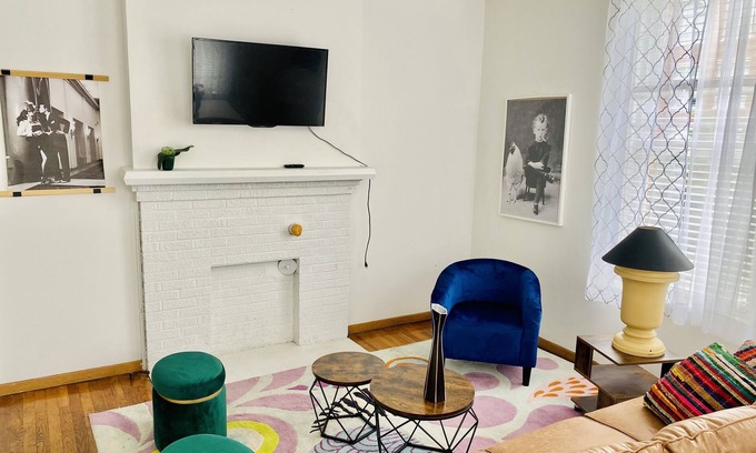 Italian Village Apartment | B very cozy boutique in the center of Short North, next to Convention center