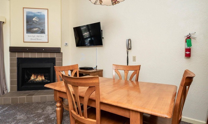 Yosemite West Condo | (B208) Loft Condominiums