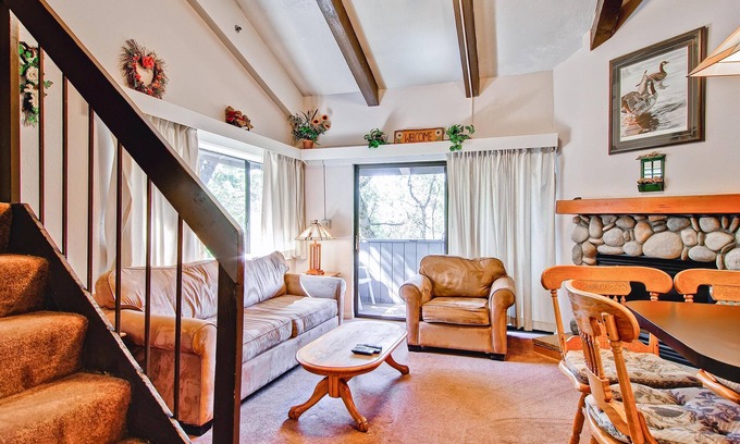 Yosemite West Condo | (B212) Loft Condominiums