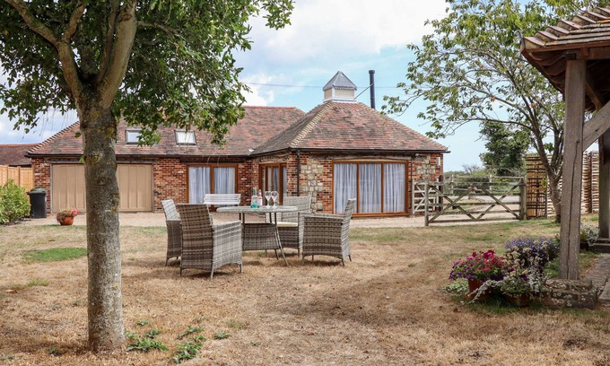 St Mary's Bay Cottage | BAA LAMB COTTAGE, family friendly, with open fire in Dymchurch