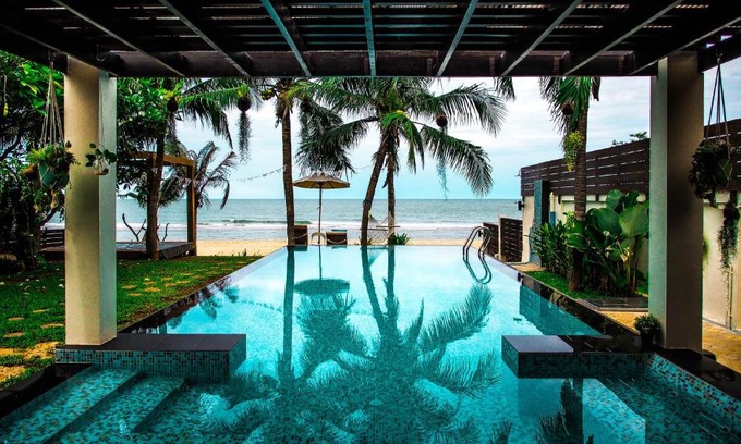 Pak Nam Pran Villa | Baan SanSuk Pranburi - Beach Front & Pool Villa
