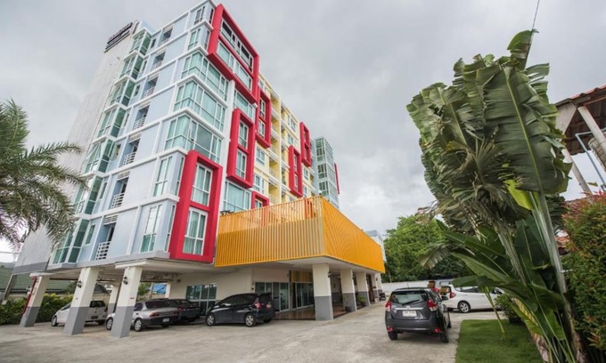 Ban Bo Han Hotel | Backpacker Street Airport Place