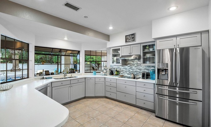 Buenavante House | Backyard Retreat + Pets Welcome & Near Golf and Spring Training! Desert Star