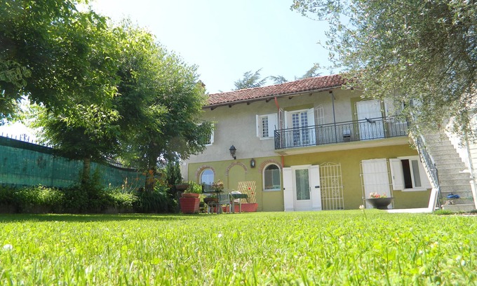 Diano d'Alba House | Badinot house is an oasis in Diano d'Alba, the heart of the Langhe, near Alba and Barolo