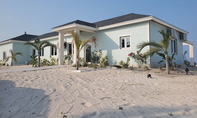 Morgan's Bluff House | Bahamas Oceanfront Home on Private Beach 3/3 Spooners Bay Fisherman’s Paradise