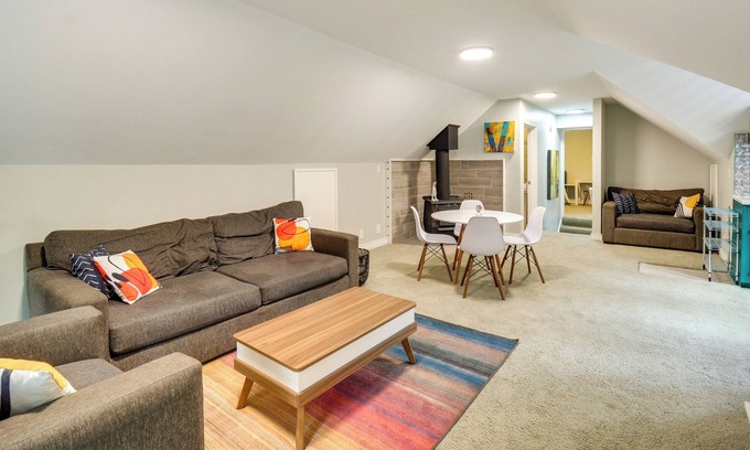 Rollingbay Apartment | Bainbridge Island Rental: Half-Mi to Beach!