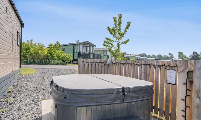 Coldstream Cottage | Baird's Chalet (Pet Friendly)