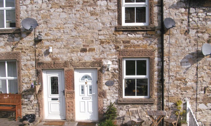 Bakewell Cottage | Bakewell Stone Cottage/Sleeps 4/Log Burning Stove/Parking/2 Bathrooms/WiFi