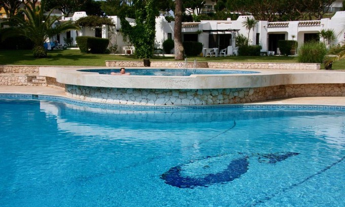 Albufeira House | Balaia Golf Village villa 203 by main pools with air conditioning