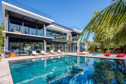 Cocoplum Villa | Balam Beach Villa - Modern 4 Bedroom Ocean Front Villa with Pool