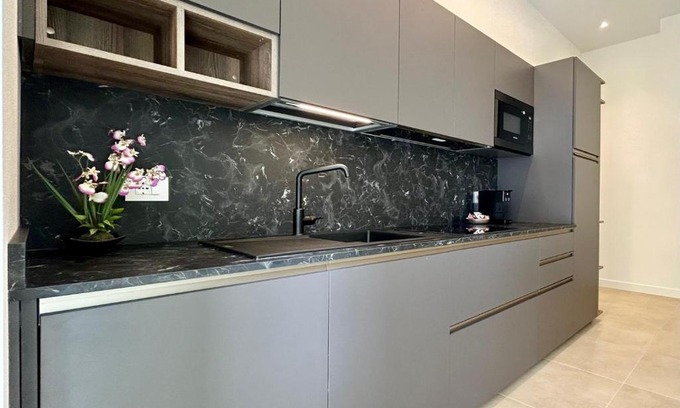 Verona City Centre Apartment | Balcony on Arena