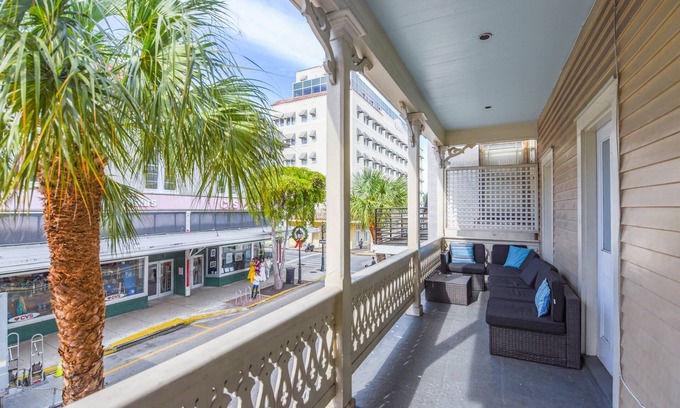 Downtown Apartment | Balcony on Duval - Duval Dream Loft