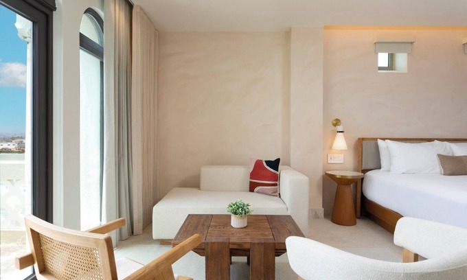 Catedral House | Balcony Plaza Suite King, Alma San Juan, Rooftop Pool, Close to Nightlife