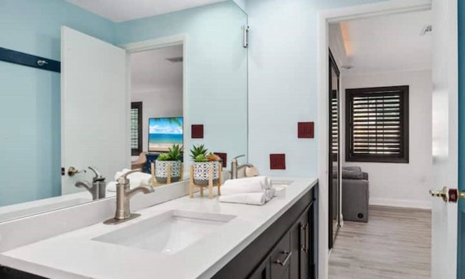 East Naples House | Bamboo Oasis B - 5 miles to Beach & Downtown