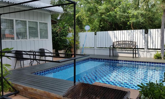 Hat Chao Samran House | Ban Par Plern