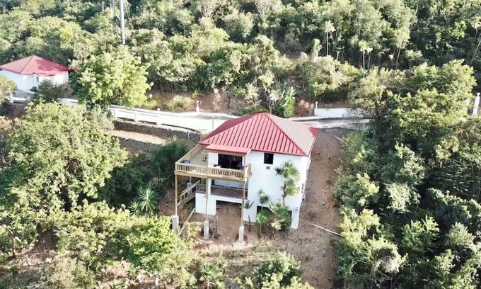 Charlotte Amalie West House | Banana Bay Beach Bungalow - Beaches & Snorkeling Galore