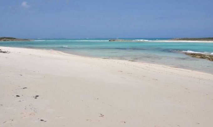Green Turtle Cay House | Bananaquit - a Spectacular House Overlooking Bita Bay with pool.