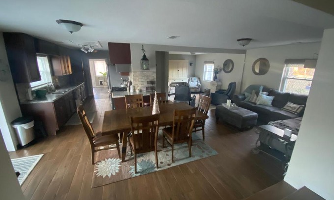 Reynolds Corners House | Bancroft Guest House