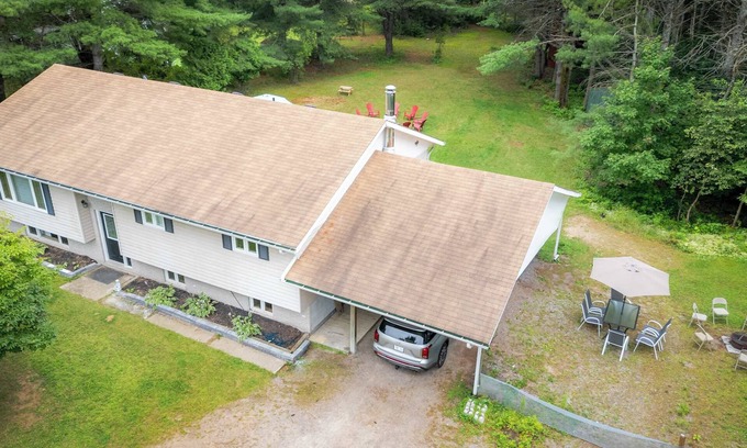 Hastings Highlands House | Bancroft Vibes Suite | Sleeps 6 | Cozy Retreat