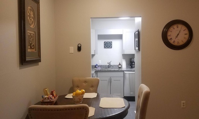 Bangor Apartment | Bangor Exectutive 1 Bdr. Apt, Safe, Clean and Comfortable.