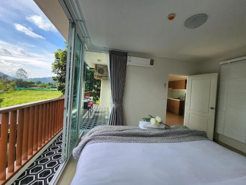 Mu Si Apartment | Bann Khao Yai 50 Sqm-Corner, King bed, Balcony