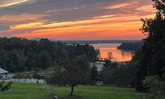Town Hill House | Bar Harbor Guest House with Ocean & Mountain Views – 2025 Renovated